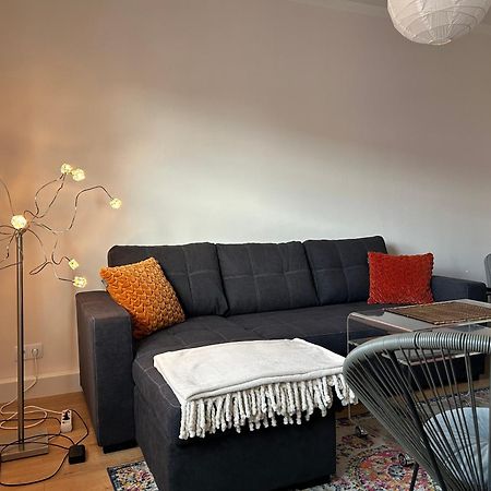 Schoene Neue 4 Zimmer Wohnung Mit Sued-Balkon Bis 8 Personen Naumburg  Exterior foto