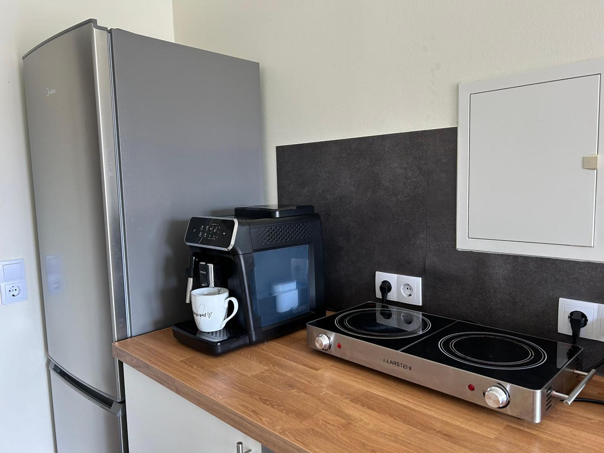 Schoene Neue 4 Zimmer Wohnung Mit Sued-Balkon Bis 8 Personen Naumburg  Exterior foto
